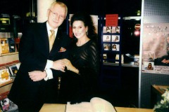 Photo Dumke-Lucia Aliberti with the German businessman Director of the Vogt Gruppe and Konzerthaus in Dortmund Ulrich Andreas Vogt-Gala Concert-Konzerthaus Dortmund-Dortmund-Autograph Session-Wolford Fashion:http://www.luciaaliberti.it #luciaaliberti #ulrichandreasvogt #vogtgruppe #konzerthaus #dortmund #galaconcert #autographsession #wolfordfashion