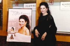 Photo Han Jin-Lucia Aliberti-Seoul Opera House-Seoul-Opera-Lucia di Lammermoor-Autograph Session-Wolford Fashion:http://www.luciaaliberti.it #luciaaliberti #seouloperahouse #seoul #opera #luciadilammermoor #autographsession #wolfordfashion