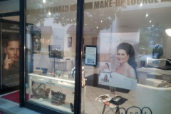 Photo Marco Mannozzi-Lucia Aliberti-Makeup shop by Marco Mannozzi-Nikolai Center-Berlin-Autograph Session:http://www.luciaaliberti.it #luciaaliberti #marcomannozzi #nikolaicenter #berlin #autographsession