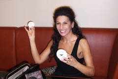 Photo Marco Mannozzi-Lucia Aliberti-Autograph Session-Mannozzi's make-up powder-Nikolai Center-Berlin:http://www.luciaaliberti.it #luciaaliberti #marcomannozzi #nikolaicenter #autographsession