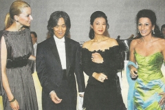 ABENDZEITUNG photo dpa Newspaper-Lucia Aliberti with the  fashion Model Eva Padberg,the American conductor Kent Nagano with his wife-Haus der Kunst-Munich Opera Ball-Guests-Concert-Munich-Daniel Fendler Fashion:http://www.luciaaliberti.it #luciaaliberti #kentnagano #evapadberg #hausderkunst #munichoperaball #galaconcert #munich #tvportrait #tvnews #video #danielfendlerfashion