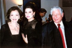 Aliphoto-Lucia Aliberti with the Honorary Consul General of Nepal in Southwestern Germany Ann-Katrin Bauknecht with her husband Guenter Bauknecht-Special Gala Concert-Stuttgart-Photo taken from the Newspaper:http://www.luciaaliberti.it #luciaaliberti #annkatrinbauknecht #guenterbauknecht #stuttgart #galaconcert #laperlafashion