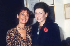 Aliphoto-Lucia Aliberti with Maria Cristina Mazzavillani Muti-I Capuleti e I Montecchi-Teatro alla Scala on Tour-TokyoParty:http://www.luciaaliberti.it #luciaaliberti #riccardomuti #mariacristinamazzavillanimuti #teatroallascalaontour #tokyo #japantour #icapuletieimontecchi #opera #party