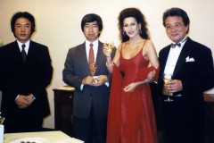 Photo Matsmura-Lucia Aliberti with the manager Akihiko Matsumura-the Members of the Imperial House of Japan and the conductor Shunsaku Tsutsumi-Suntory Hall-Tokyo-Gala Concert-Dressing Room-DVD Recording:http://www.luciaaliberti.it #luciaaliberti #shunsakutsutsumi #masatakamatsumura #akihikomatsumura #membersoftheimperialhouseofjapan #suntoryhall #tokyo #dvdrecording #japantour #dressingroom