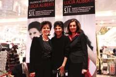 Lucia Aliberti with Anita Muller⚘Blautal-Center⚘Ulm⚘Autograph Session⚘Photo taken from the Newspaper⚘TV Portrait⚘Video⚘:http://www.luciaaliberti.it #luciaaliberti #erwinmuller #anitamuller #blautalcenter #ulm #autograpfsession