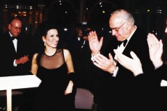 Lucia Aliberti with Chancellor of Germany Helmut Kohl⚘Lucia welcomed and applauded by the German Government after the concert⚘Special Gala Concert⚘Petersberg⚘Bonn⚘German Government⚘Official Dinner⚘Photo taken from the TV News⚘La Perla Fashion⚘Nice Memory⚘:http://www.luciaaliberti.it #luciaaliberti #helmutkohl #petersberg #bonn #specialgalaconcert #germangovernment #officialdinner #tvportrait #tvnews #video #laperlafashion