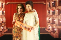 Lucia Aliberti with the Fashion Designer and Ambassador of Italian Fashion Raffaella Curiel⚘Special Gala Concert⚘Shanghai⚘Raffaella Curiel Fashion⚘On Stage⚘:http://www.luciaaliberti.it #luciaaliberti #raffaellacuriel #shanghai #chinatour #galaconcert  #onstage #raffaellacurielfashion