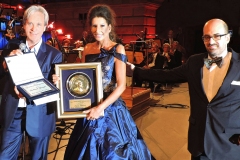 Lucia Aliberti with the Konzertmanager Gerhard Kampfe and the President of SCAM Prof.Giuseppe Montemagno⚘Lucia Aliberti celebrated 40 years of International Career and received the "Bellini d'Oro" Award⚘Gala Concert⚘Gendarmenmarkt⚘Classic Open Air⚘Berlin⚘On Stage⚘Escada Fashion⚘:http://www.luciaaliberti.it #luciaaliberti #gerhardkampfe #giuseppemontemagno #gendarmenmarkt #classicopenair #specialconcert #berlin #bellinidoro #award #onstage #escadafashion