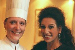 Lucia Aliberti with the cook of the Hotel Steigenberger Der Sonnenhof⚘Concert⚘Festival Der Nationen⚘Kurhaus⚘Bad Worishofen⚘Special Party⚘Photo taken from the Newspaper⚘Video⚘:http://www.luciaaliberti.it #luciaaliberti #petermessner #cook #hotelsteigenbergerdersonnenhof #badworishofen #video #tvnews #party