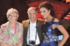 Lucia Aliberti with the journalist and writer Juan Carlos Tellechea whit his wife⚘Lucia Aliberti celebrated 40 years of International Career and received the "Bellini d'Oro Award"⚘Concert⚘Gendarmenmarkt⚘Classic Open Air⚘Berlin⚘On Stage⚘Escada Fashion⚘:http://www.luciaaliberti.it #luciaaliberti #juancarlostellechea #gendarmenmarkt #classicopenair #berlin #concert #belinidoro #award #onstage #escadafashion