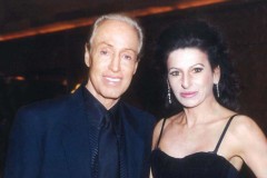  Photo Alessandro Villa-Lucia Aliberti with the Fashion Designer Renato Balestra-Guests Stars-Hotel Four Seasons-Milan-Charity Gala Concert-TV Portrait-Video-La Perla Fashion:http://www.luciaaliberti.it #luciaaliberti #renatobalestra #hotelfourseasons#charitygalaconcert #milan #video #tvportrait #laperlafashion