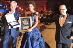 Photo-Marco-Mannozzi-Lucia-Aliberti-with-Gerhard-Kampfe-and-the-President-of-SCAM-Prof.Giuseppe-Montemagno-Bellini-dOro-Award-Gendarmenmarkt-C.Opern-Air-Berlin-
