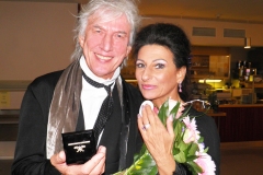 Photo  Marco Mannozzi-Lucia Aliberti with the Director of Mega Model Ted Linow-Concert-Philharmonie Berlin-Berlin-Back Stage-Escada Fashion:http://www.luciaaliberti.it #luciaaliberti #tedlinow #philharmonieberlin #berlin #concert #backstage #escadafashion