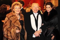 Photo Mathias Krohn-Lucia Aliberti with the founder of Papst Licensing George Papst with his wife Doris-Wiener Opernball-Wiener Staatsoper-Vienna-Escada Fashion:http://www.luciaaliberti.it #luciaaliberti #georgepapst #stefanschmerbeck #dorispapst #vienna #wieneropernball #wienerstaatsoper #video #tvnews #party #escadafashion