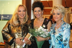 Photo Michele Pinna-Lucia Aliberti with the journalist Silvana Giacobbini and the President of Amici della Lirica "n Milan Daniela Iavarone-Concert-Viva Verdi-Audirorium-Milan-Orchestra Sinfonica di Milano G.Verdi-TV Portrait-Autograph Session-TV Portrait-Escada Fashion:http://www.luciaaliberti.it #luciaaliberti #jaderbignamini #silvanagiacobbini #danielaiavarone #auditorium #milan #galaconcert #vivaverdi #orchestrasinfonicadimilanogiuseppeverdi #tvportrait  #autographsession #escadafashion