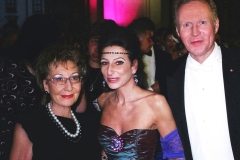 Photo taken from the Newspaper-Lucia Aliberti with Doris Papst and the Director of the Hotel Sacher Reiner Heilmann -Gala Concert-Guest Star-Fete Imperiale-Ball in der Spanischen Hofreitschule-Vienna-TV Portrait-Escada Fashion:http://www.luciaaliberti.it #luciaaliberti #reinerheilmann #elisabethguertler #dorispapst #feteimperiale #spanischenhofreitschule #vienna #galaconcert #tvnews #tvportrait #escadafashion