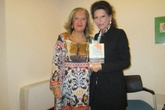 Photo taken with iPhone-Lucia Aliberti with the journalist and writer Cinzia Alibrandi-New Book-Storie di amori e disamori-dalla A alla Z e ritorno-Milan-Louis Vuitton Fashion:http://www.luciaaliberti.it #luciaaliberti #cinziaalibrandi #milan #exhibition #newbook #louisvuittonfashion