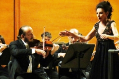 Photo Michele Pinna-Lucia Aliberti with the first violin of the Orchestra Sinfonica Di Milano Giuseppe Verdi Luca Santaniello⚘Auditorium⚘Milan⚘Concert⚘Ventennale Orchestra⚘On Stage⚘Photo taken from TV Portrait⚘Escada Fashion⚘:http://www.luciaaliberti.it #luciaaliberti #lucasantaniello #orchestrasinfonicadimilanogiuseppeverdi #concert #milan #ventennaleorchestra #onstage #esadafashion