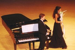 Photo Bing Dai-Lucia Aliberti with the Pianist Geoffrey Duce-Concert-Carnegie Hall-New York-On Stage-Krizia Fashion:http://www.luciaaliberti.it #luciaaliberti #geoffreyduce #carnegiehall #newyork #onstage #tvnews #tvportrait #kriziafashion
