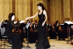 Photo Henri Gilabert-Lucia Aliberti congratulated the Concert Master-Concert-Théatre des Champs-Elyseés-Paris-Orchestra Colonne-On Stage-La Perla Fashion:http://www.luciaaliberti.it #luciaaliberti #théatredeschampselyseés #orchestracolonne #paris #concert #laperlafashion #onstage