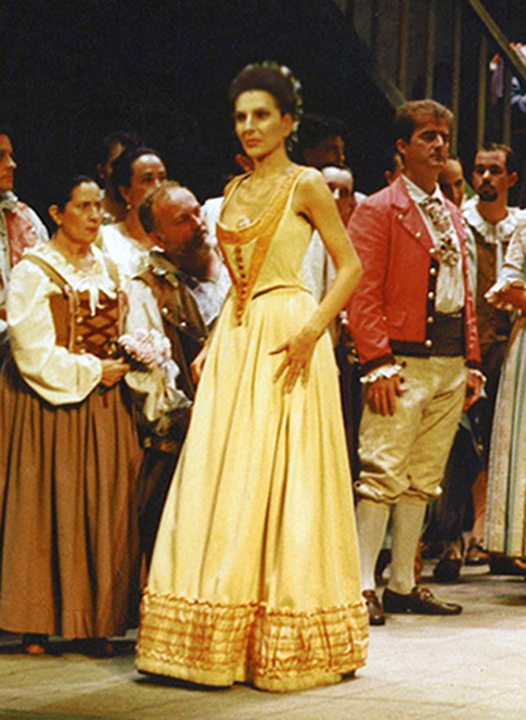 Lucia Aliberti⚘Oviedo Opera⚘Oviedo⚘Opera⚘”La Sonnambula"⚘On Stage⚘:http://www.luciaaliberti.it #luciaaliberti #oviedoopera #oviedo #lasonnambula #opera #onstage