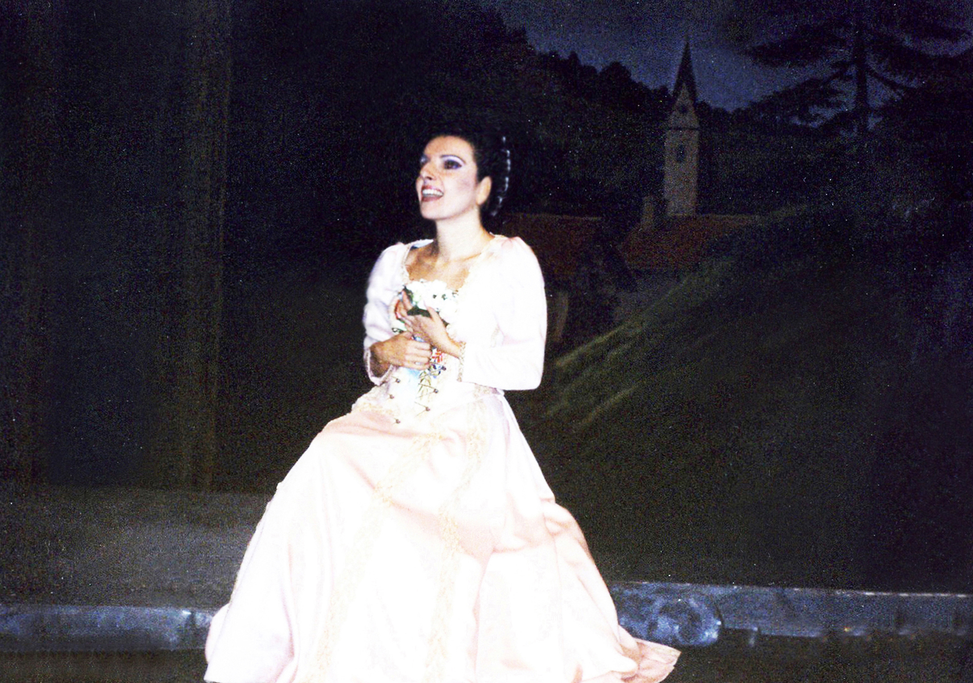 Lucia Aliberti⚘Tokyo Bunka Kaikan⚘Tokyo⚘Opera⚘”La Sonnambula"⚘On Stage⚘:http://www.luciaaliberti.it #luciaaliberti #tokyobunkakaikan #tokyo #opera #lasonnambula #onstage #applause