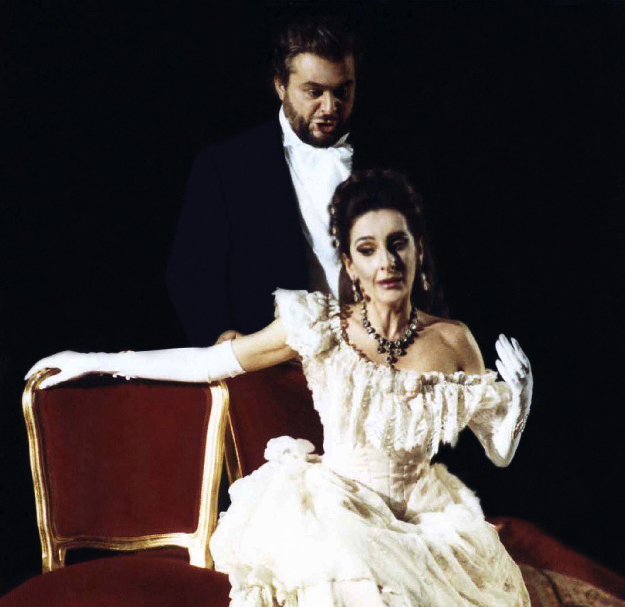 Lucia Aliberti with the French tenor Jean-Luc Viala⚘Rome Opera House"⚘Rome⚘Opera⚘"La Traviata”⚘On Stage⚘Photo taken from the TV News⚘TV Portrait⚘:http://www.luciaaliberti.it #luciaaliberti #jeanlucviala #romeoperahouse #rome #latraviata #opera #onstage #tvnews #tvportrait #henningbrockhaus
