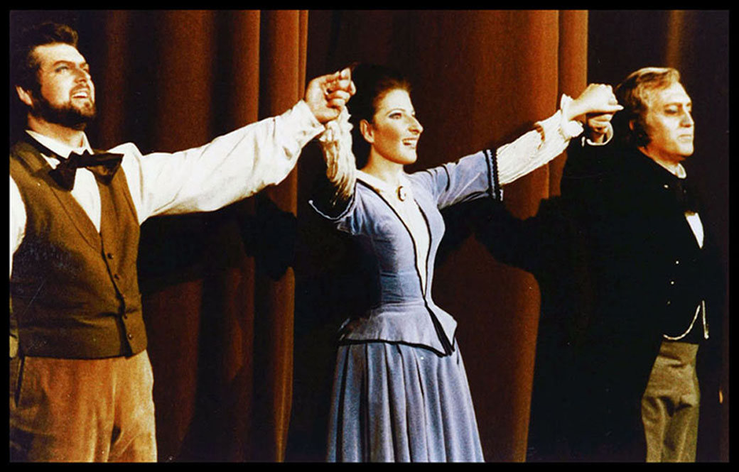Lucia Aliberti with the tenor Peter Dvorsky and the baritone Piero Cappuccilli⚘Deutsche Oper Berlin⚘Berlin⚘Opera⚘"La Traviata"⚘On Stage⚘Photo taken from the TV News⚘:http://www.luciaaliberti.it #luciaaliberti #peterdvorsky #pierocappuccilli #deutscheoperberlin #berlin #latraviata #opera #onstage #tvnews #tvportrait