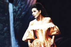 Kranichphoto-Lucia Aliberti-Deutsche Oper Berlin-Berlin-Opera-Lucia di Lammermoor-On Stage:http://www.luciaaliberti.it #luciaaliberti #deutscheoperberlin #berlin #luciadilammermoor #opera #onstage