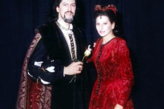 Kranichphoto-Lucia Aliberti with the Armenian bass Arutjun Kotchinian-Opera-Anna Bolena-Deutsche Oper-Berlin-Back Stage:http://www.luciaaliberti.it #luciaaliberti #arutjunkotchinian #deutscheoperberlin #berlin #annabolena #opera #onstage