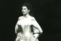 Kranichphoto-Lucia Aliberti-Deutsche Oper Berlin-Berlin-Opera-Lucia di Lammermoor-On Stage:http://www.luciaaliberti.it #luciaaliberti #deutscheoperberlin #berlin #luciadilammermoor #opera #onstage