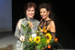 Aliphoto-Lucia Aliberti with the Russian mezzosoprano Vera Egorova-Concert-Theater Regensburg-Regensburg-Back Stage:http://www.luciaaliberti.it #luciaaliberti #veraegorova #theaterregensburg #regensburg #concert #tvportrait #party