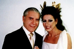 Aliphoto-Lucia Aliberti with the Peruvian tenor and Theater Director Ernesto Palacio-Gran Teatro National-Festival International Alejandro Granda-Lima-Opera-Norma-Dressing Room-Makeup Session:http://www.luciaaliberti.it #luciaaliberti #ernestopalacio #granteatronational #festivalalejandrogranda #lima #norma #opera #dressingroom #makeupsession