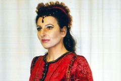 Kranichphoto-Lucia Aliberti-Anna Bolena-Deutsche Oper-Berlin-Dressing Room:http://www.luciaaliberti.it #luciaaliberti #deutscheoperberlin #berlin #annabolena #opera #onstage