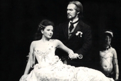 Kranichphoto-Lucia Aliberti with the American bass Samuel Ramey-Opera-Les Contes d'Offmann-Deutsche Oper-Berlin:http://www.luciaaliberti.it #luciaaliberti #samuelramey #deutscheoperberlin #berlin #opera #lescontesdoffman #onstage #tvnews #tvportrait