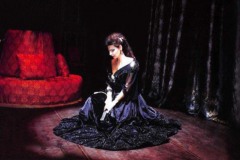 Lucia Aliberti⚘Tokyo Bunka Kaikan⚘Tokyo⚘Opera⚘"La Traviata"⚘On Stage⚘Photo taken from the TV Portrait⚘:http://www.luciaaliberti.it #luciaaliberti #tokyobunkakaikan #tokyo #latraviata #opera #onstage