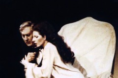 Lucia Aliberti with the baritone Piero Cappuccilli⚘Deutsche Oper Berlin⚘Berlin⚘Opera⚘"La Traviata"⚘On Stage⚘Photo taken from the TV News⚘TV Portrait⚘:http://www.luciaaliberti.it #luciaaliberti #pierocappuccilli #deutscheoperberlin #berlin #latraviata #opera #onstage #tvnews #tvportrait