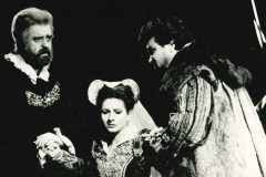 Photo Axel Zeininger-Lucia Aliberti with the bass and the tenor Ramon Vargas-Opera-Maria Stuarda-Wiener Staatsoper-Vienna-On Stage:http://www.luciaaliberti.it #luciaaliberti #ramonvargas #agnesbaltsa #wienstaatsoper #vienna #mariastuarda #opera #wien #onstage #tvnews #tvportrait 