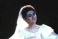 Photo G.Amsellem Editing-Lucia Aliberti-I Capuleti e I Montecchi-Theatre Antique-Festival Vaison La Romaine-On Stage:http://www.luciaaliberti.it #luciaaliberti #festivalvaisonlaromaine #romanthéâtreantique #vaisonlaromaine #opera #icapuletieimontecchi #onstage