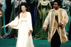 Photo Han Jin-Lucia Aliberti with the baritone Senghyoun Ko-Seoul Opera House-Seoul-Opera-Lucia di Lammermoor-On Stage:http://www.luciaaliberti.it #luciaaliberti #senghyounko #seouloperahouse #luciadilammermoor #opera #onstage