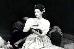 Photo Ilse Buhs/Jurgen Remmler-Lucia Aliberti-L’Elisir d’Amore-Deutsche Oper-Berlin-On Stage:http://www.luciaaliberti.it #luciaaliberti #lelisirdamore #deutscheoper #berlin #opera #onstage