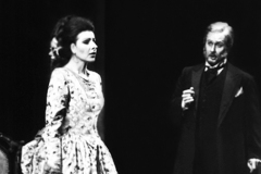 Photo Paul Leclaire BFF-Lucia Aliberti-Oper Koln-Koln-Opera-La Traviata-On Stage-Portrait:http://www.luciaaliberti.it #luciaaliberti #operkoln #koln #latraviata #opera #giuseppeverdi #tvportrait #onstage