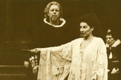 Photo Press Office Metropolitan Opea House-Lucia Aliberti with the bass Gwynne Howell-Lucia di Lammermoor-Metropolitan Opera House-New York:http://www.luciaaliberti.it #luciaaliberti #gwynnehowell #metropolitanoperahouse #newyork #luciadilammermoor #opera #onstage