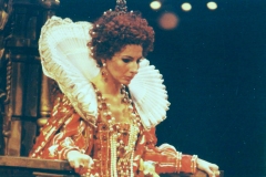 Photo Primo Gnani-Lucia Aliberti -Teatro Comunale-Bologna-Roberto Devereux-Opera-On Stage:http://www.luciaaliberti.it #luciaaliberti #lucianadintino #gianandreagavazzeni #teatrocomunale #bologna #robertodevereux #opera #onstage