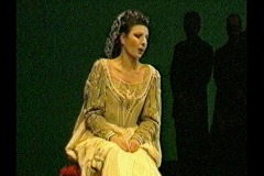 Photo taken from the TV News-Lucia Aliberti-Deutsche Oper Berlin-Berlin-Opera-Anna Bolena-On Stage-DW TV Portrait:http://www.luciaaliberti.it #luciaaliberti #deutscheoperberlin #opera #annabolena #berlin #onstage #dwtvportrait