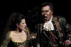 Photo taken from the TV-Lucia Aliberti with the baritone Senghyoun Ko-Seoul Opera House-Seoul-Opera-Lucia di Lammermoor-On Stage:http://www.luciaaliberti.it #luciaaliberti #senghyounko #seouloperahouse #seoul #luciadilammermoor #opera #onstage 