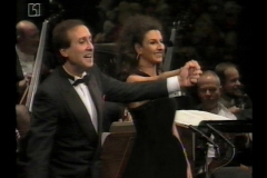 Lucia Aliberti with the American tenor Neil Schicoff-Deutsche Oper Berlin-Berlin-Gala Concert-La Traviata-Live TV Recording-On Stage-Photo taken from the TV:http://www.luciaaliberti.it #luciaaliberti #neilschicoff #deutscheoperberlin #berlin #galaconcert #latraviata #onstage #livetvrecordng #kriziafashion