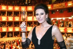 Photo Mathias Krohn-Lucia Aliberti celebrated 40 years of International career-Guest Star-Wiener Opernball-Wiener Staatsoper-Vienna-Escada Fashion:http://www.luciaaliberti.it #luciaaliberti #celebrated40years #ofinternationalcareer #wienerstaatsoper #vienna