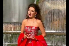 Photo taken from the Video-Lucia Aliberti-ARD TV Show-Kein Schoner Land-Villa D'Este-Tivoli-Rome-Photo taken from the TV-Escada Fashion:http://www.luciaaliberti.it #luciaaliberti #guntherwewel #keinschonerland #ard #villadeste #tivoli #rome #tvshow #escada #photoshooting