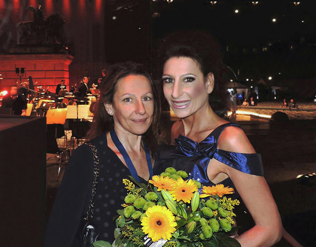 Lucia Aliberti with her Beloved Sister"Pinella"⚘Special Concert⚘Gendarmenmarkt⚘Classic Open Air⚘Berlin⚘Escada Fashion⚘On Stage⚘:http://www.luciaaliberti.it #luciaaliberti #gendarmenmarkt #classicopenair #berlin #concert  #onstage #escadafashion
